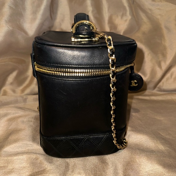❌SOLD❌Chanel Vanity - Picture 3 of 10
